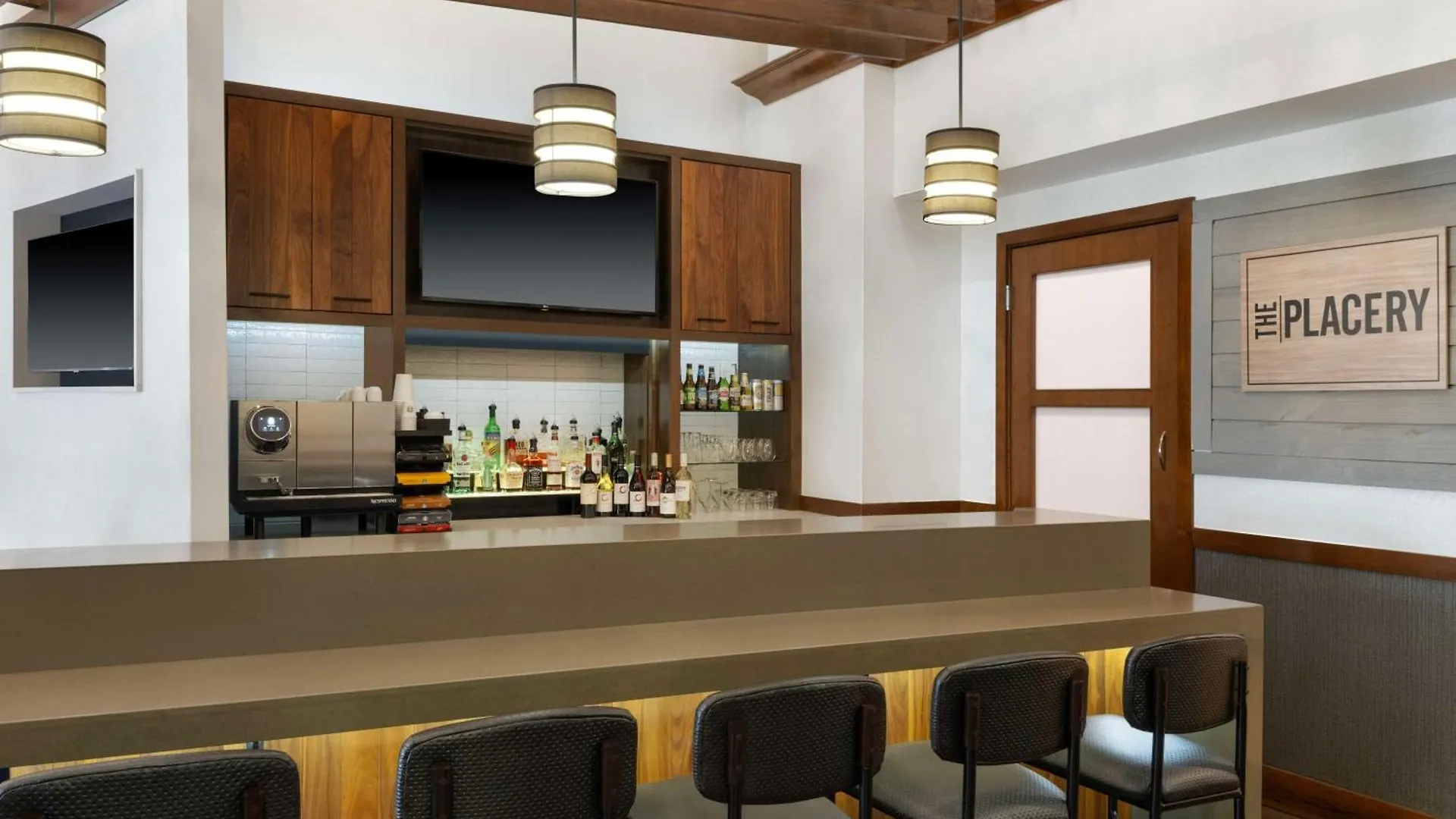Hyatt Place Tampa Busch Gardens 3*,