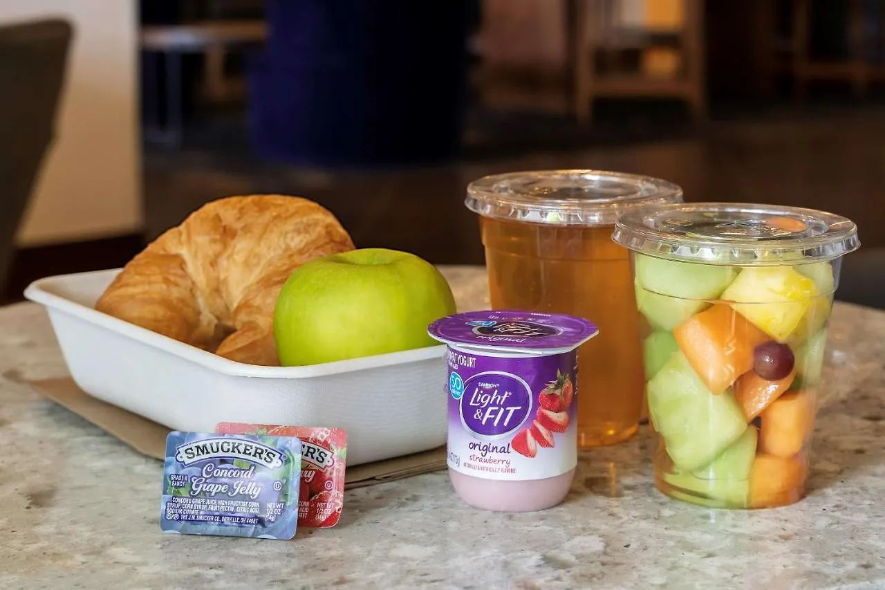 Отель Hyatt Place Tampa Busch Gardens