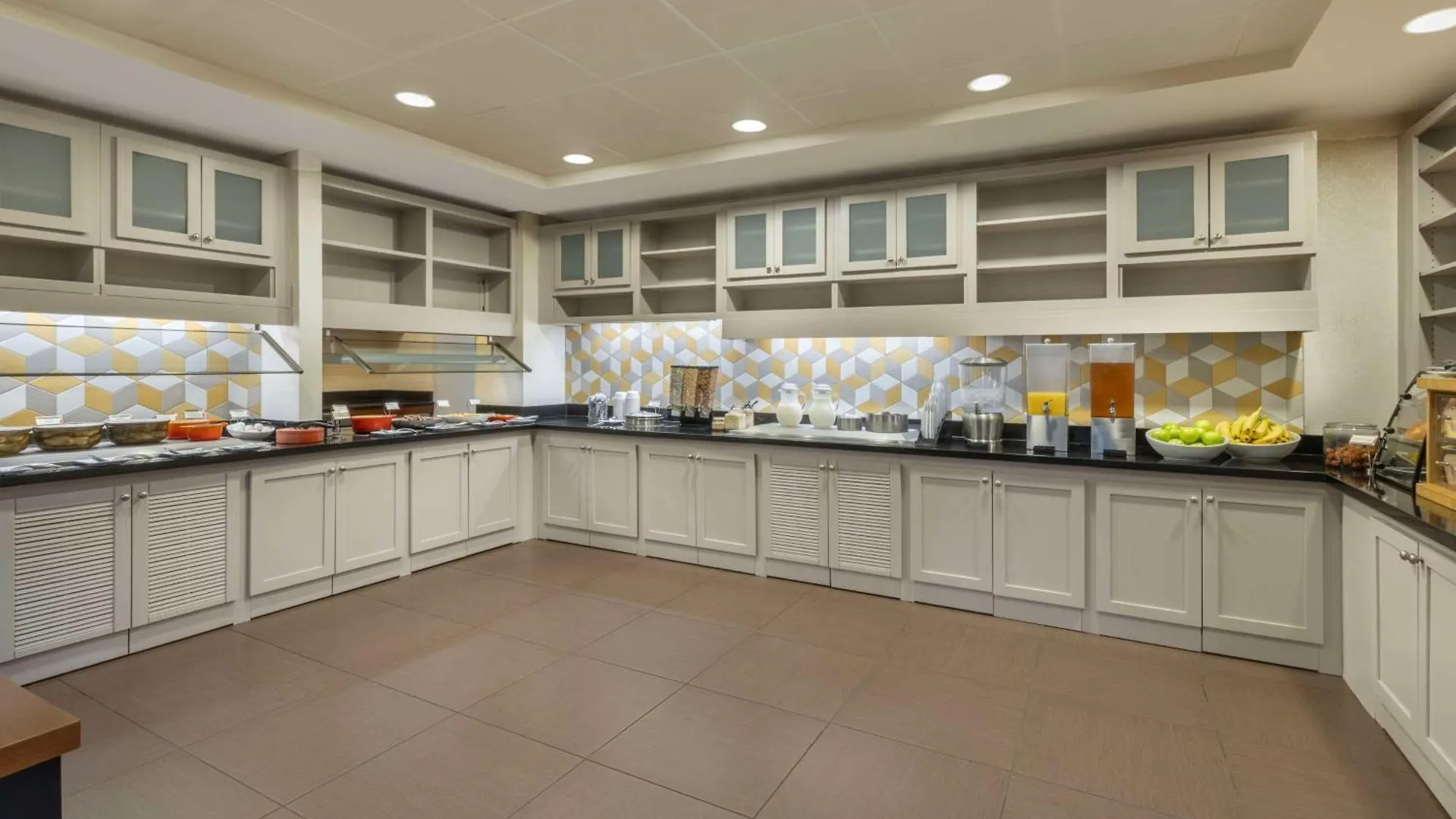 Hyatt Place Tampa Busch Gardens Отель
