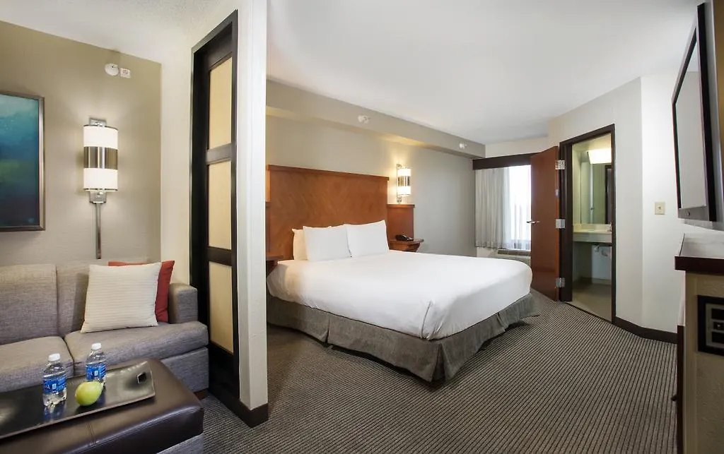 Hyatt Place Tampa Busch Gardens Отель